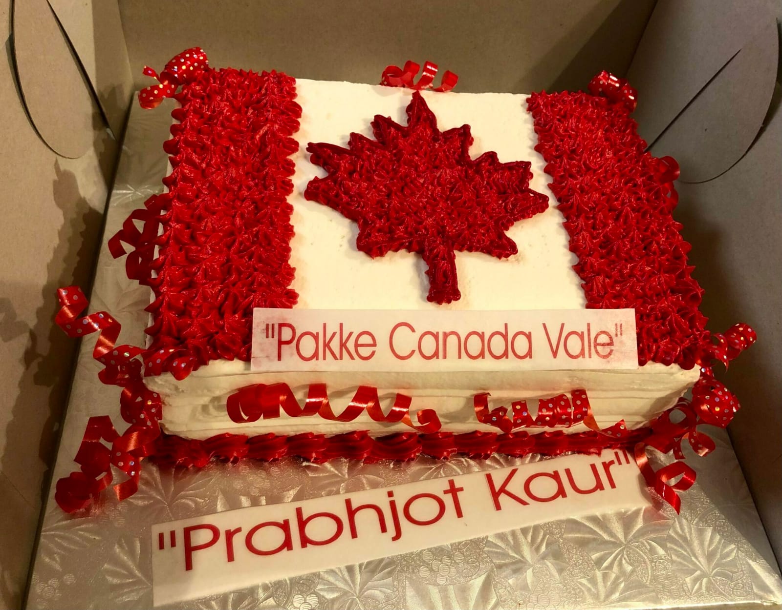 Canada Theme cake CakeGift.in